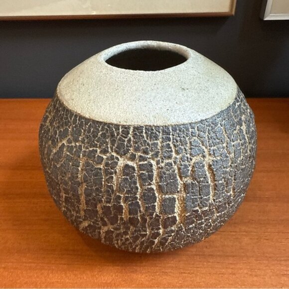 Dark brown crackle glaze vase signed art pottery Large Signed - Picture 7 of 13